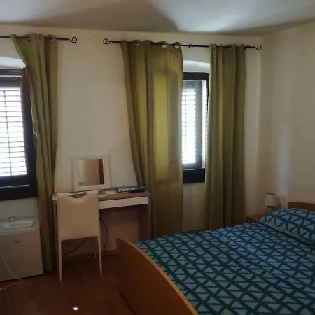 Guest house Kvartin 3*