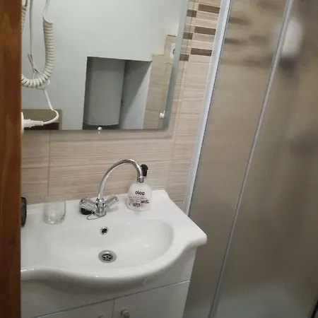 Kvartin Gostinjska kuća 3*