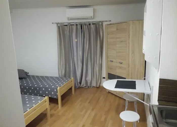 Gostinjska kuća Kvartin 3*